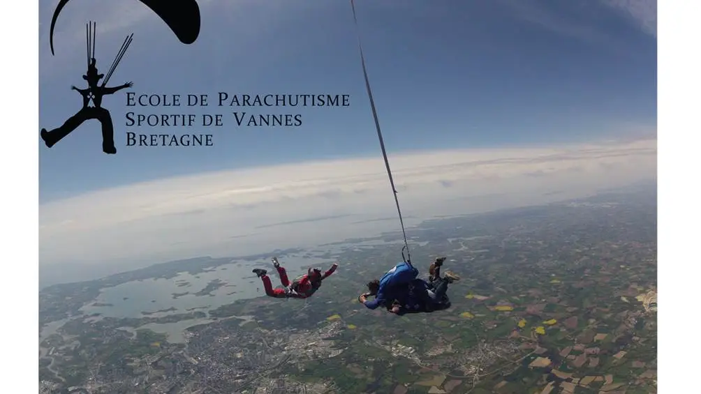 Ecole-de-Parachutisme-de-Vannes-Golfe-du-Morbihan-Bretagne sud