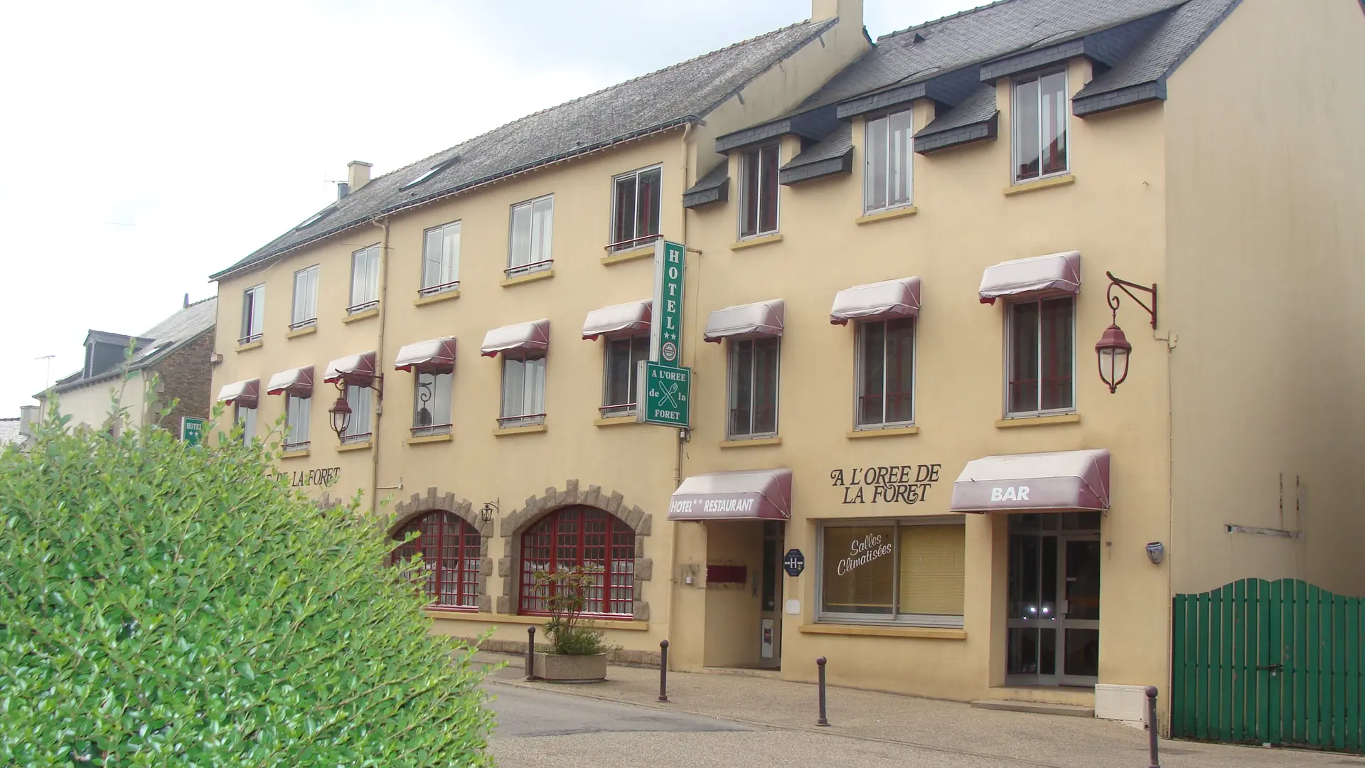 restaurant-A-l'orée-de-la-forêt-ploërmel-destination-brocéliande-bretagne-Sud