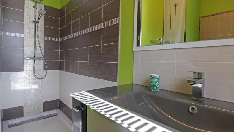 Les Cabanes des Loups