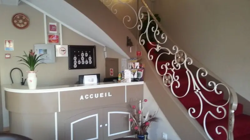 Hotel-Le-Chapeau-Rouge-Alencon