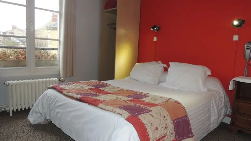 Hotel-Restaurant-Le-Hussard-Alencon