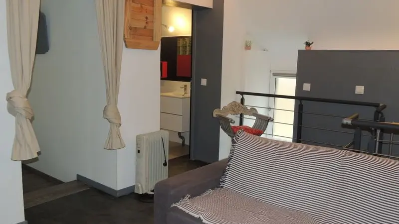 Meuble-Hirondelles-St-Denis-sur-Sarthon