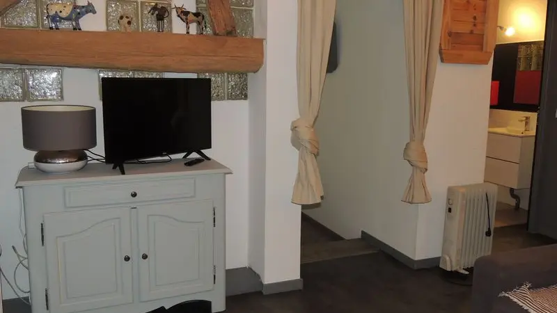 Meuble-Hirondelles-St-Denis-sur-Sarthon