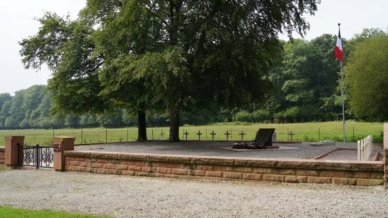Nécropole des Gateys - St Nicolas des Bois