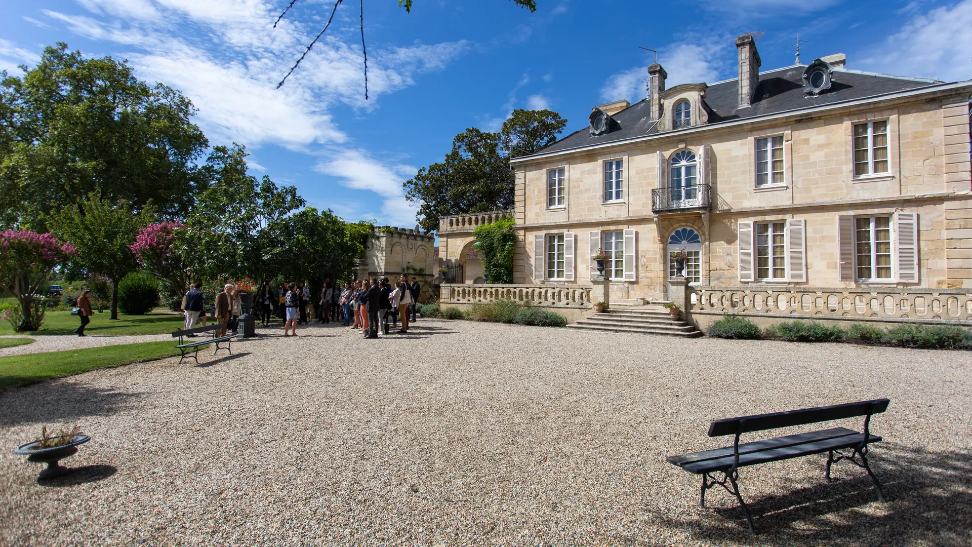 Kirwan château cour