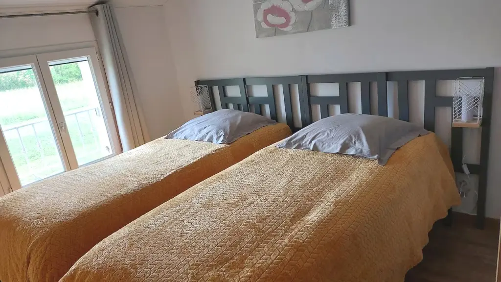 1aeaa1ba-f917-42ae-ad74-07e316310481