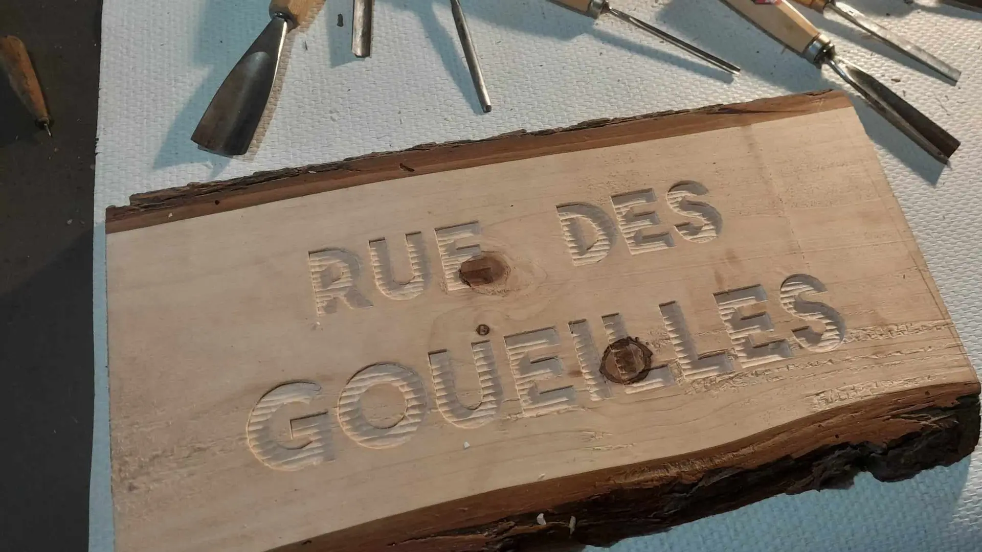 2 sculpture typo a la gouge