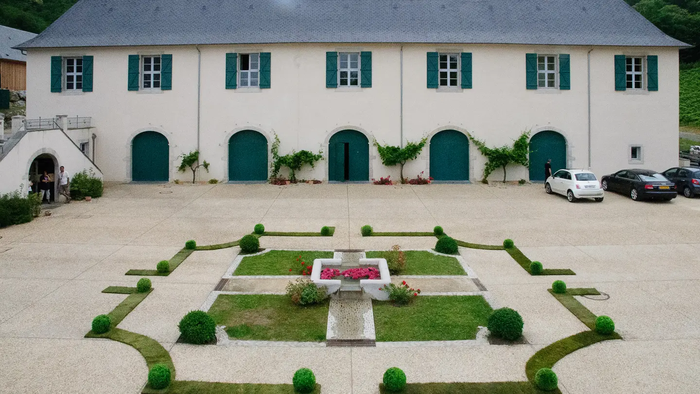 Domaine du Cinquau - Artiguelouve - la cour