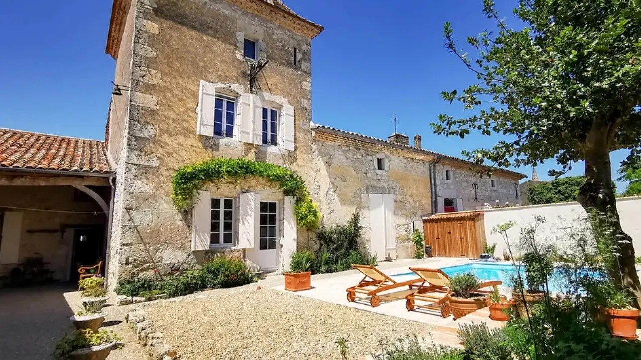 Maison Laparade_extérieur piscine