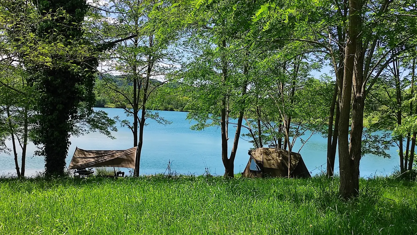Lacs de Laroin - Laroin - tentes pêche lac 1