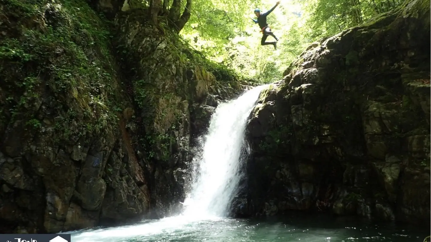 Un jour en montagne - Gan - Cascade