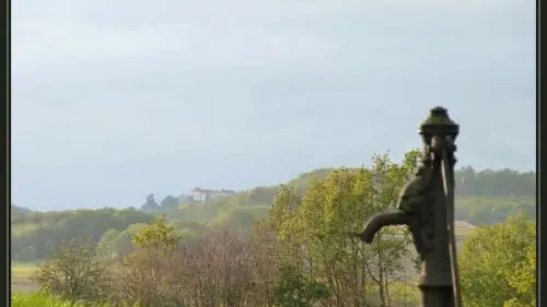 vue sur le chateau de Théobon