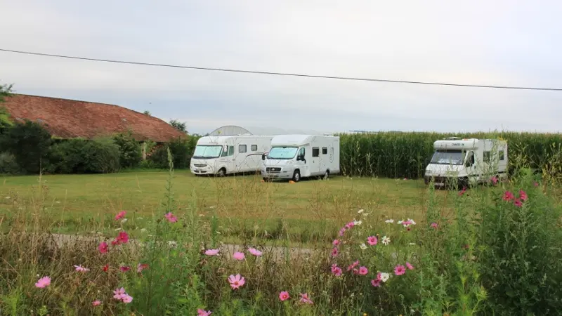 AIRE CAMPING CAR FERME TUILERIES