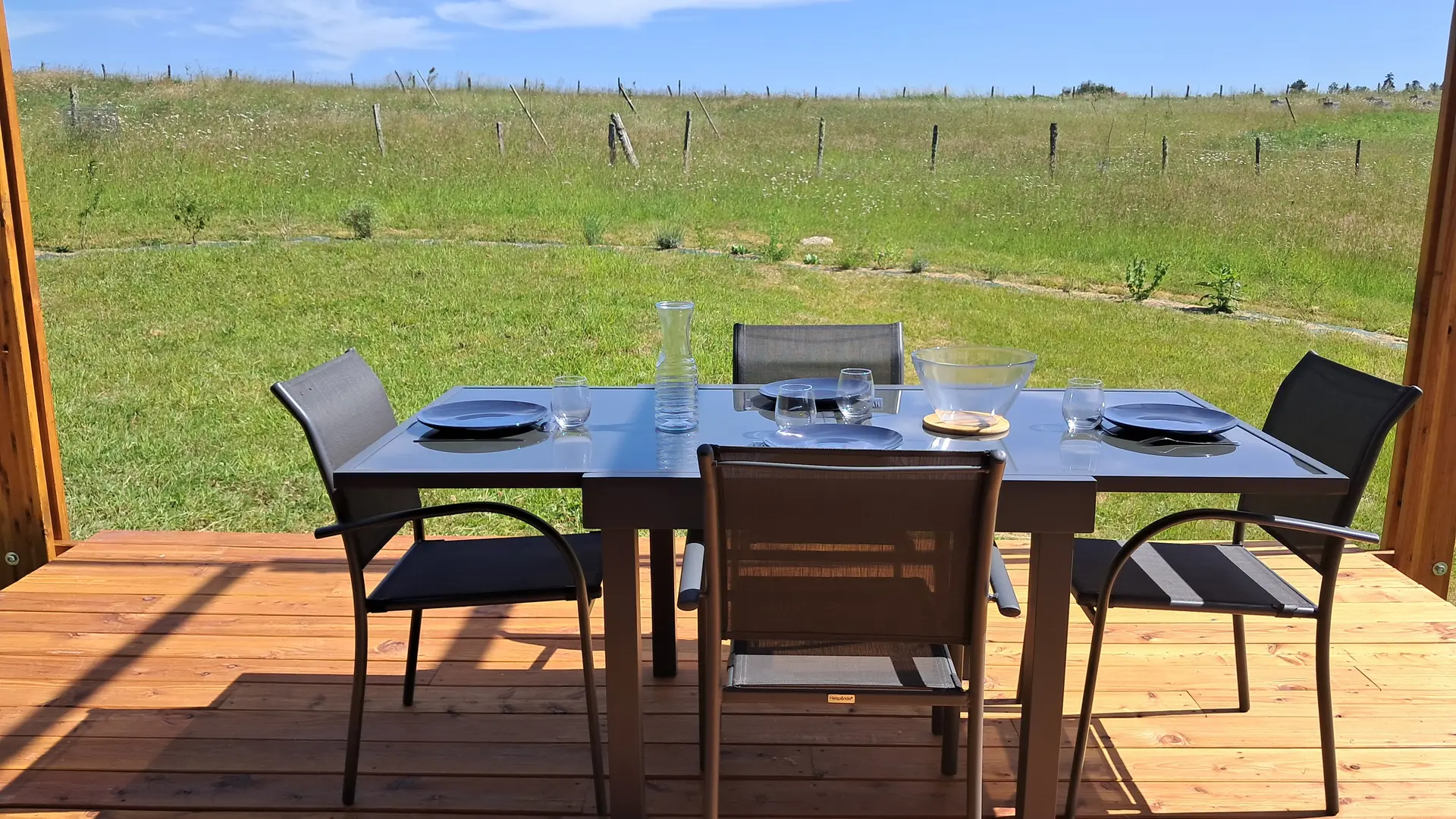 Abeilles & Etoiles - La Clairière des Etoiles - repas sur terrasse
