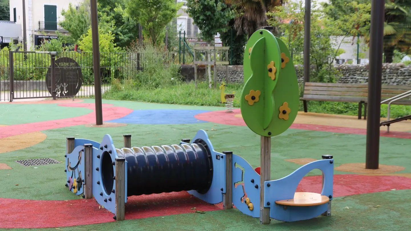 Aire de jeux Cours Lyautey 05 - Pau Pyrénées Tourisme