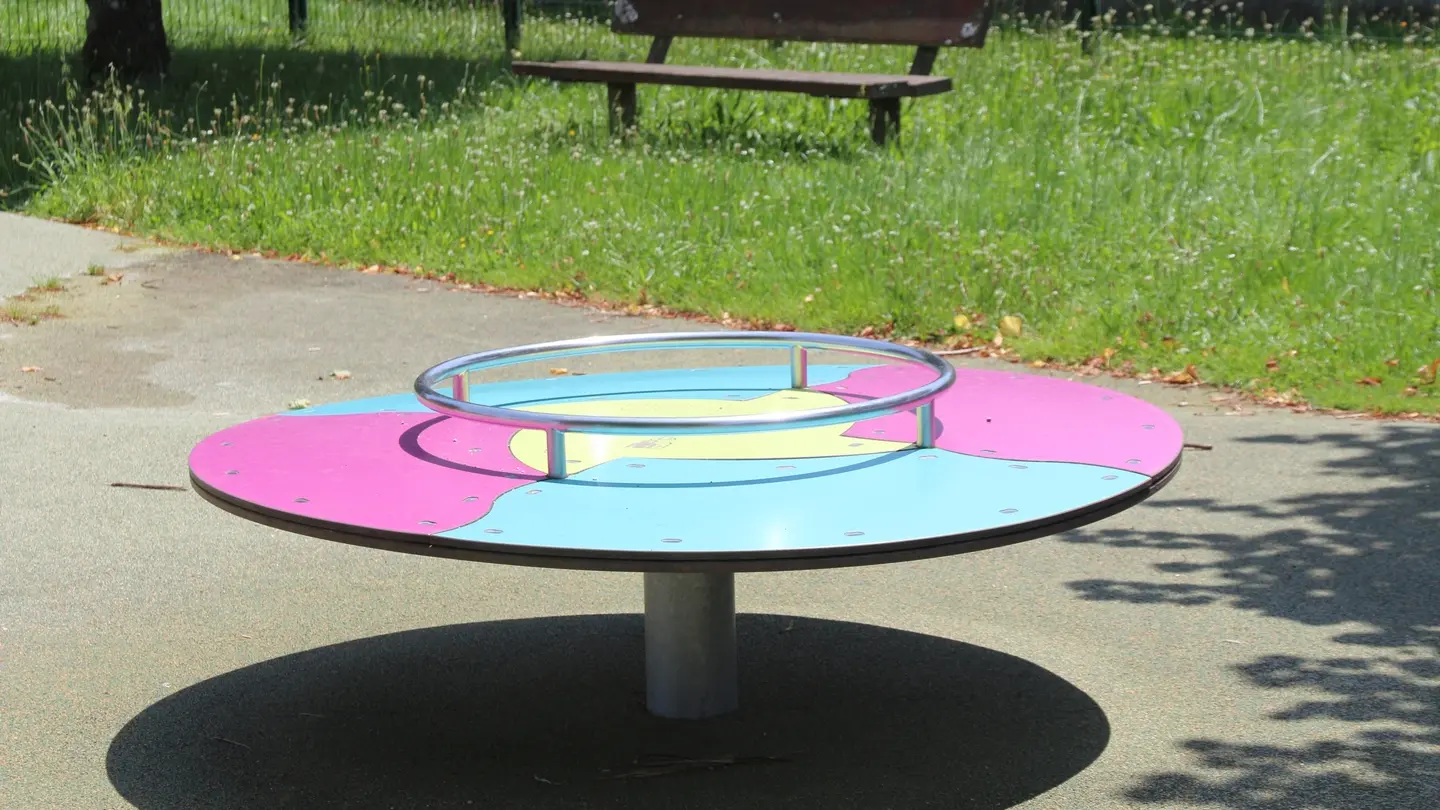 Aire de jeux avenue de la Paix Gelos 03 - Pau Pyrénées Tourisme