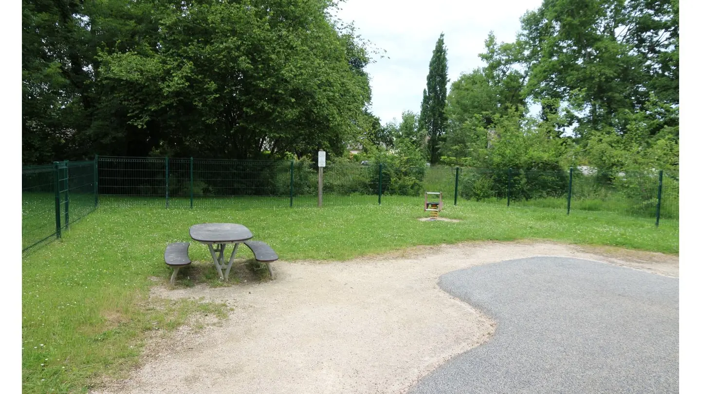 Aire de jeux stade Philippon 03