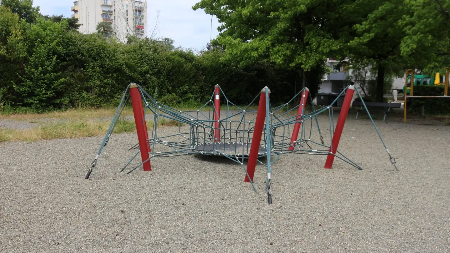 Aire de jeux rue Berlioz 01 -Pau Pyrénées Tourisme