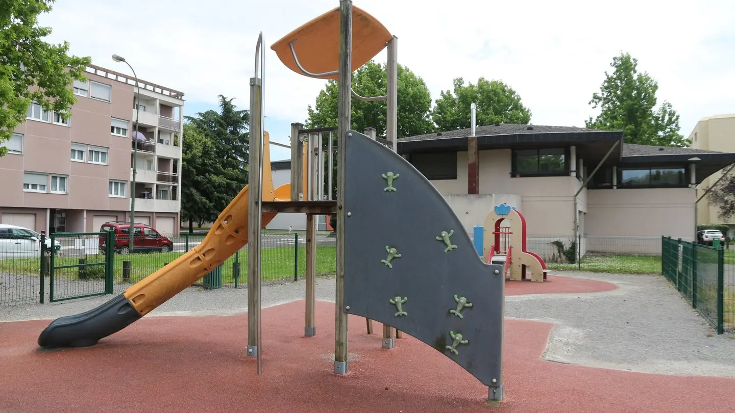 Aire de jeux rue Berlioz 02 - Pau Pyrénées Tourisme