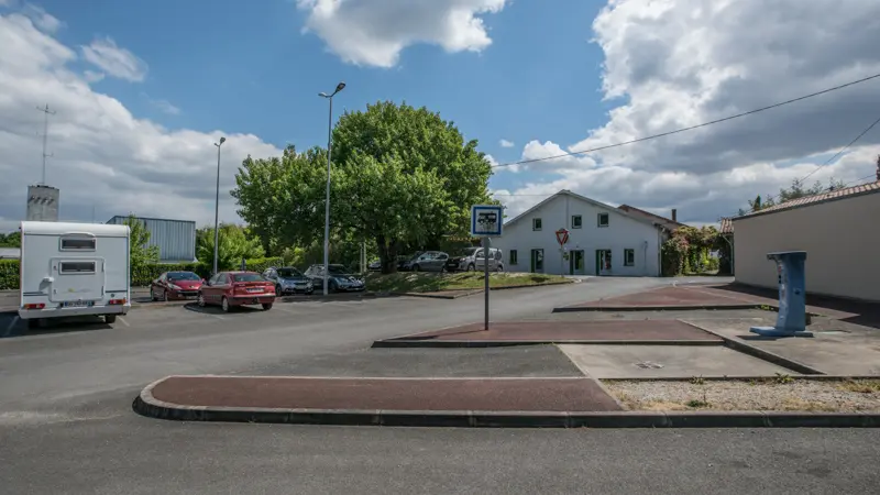 Aire-de-service-de-Mahoura1