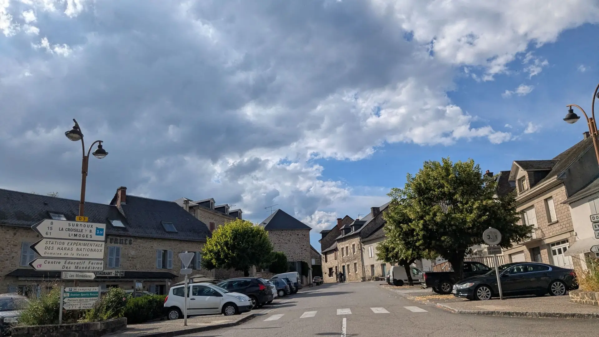 Arrivée bourg Chamberet (1)