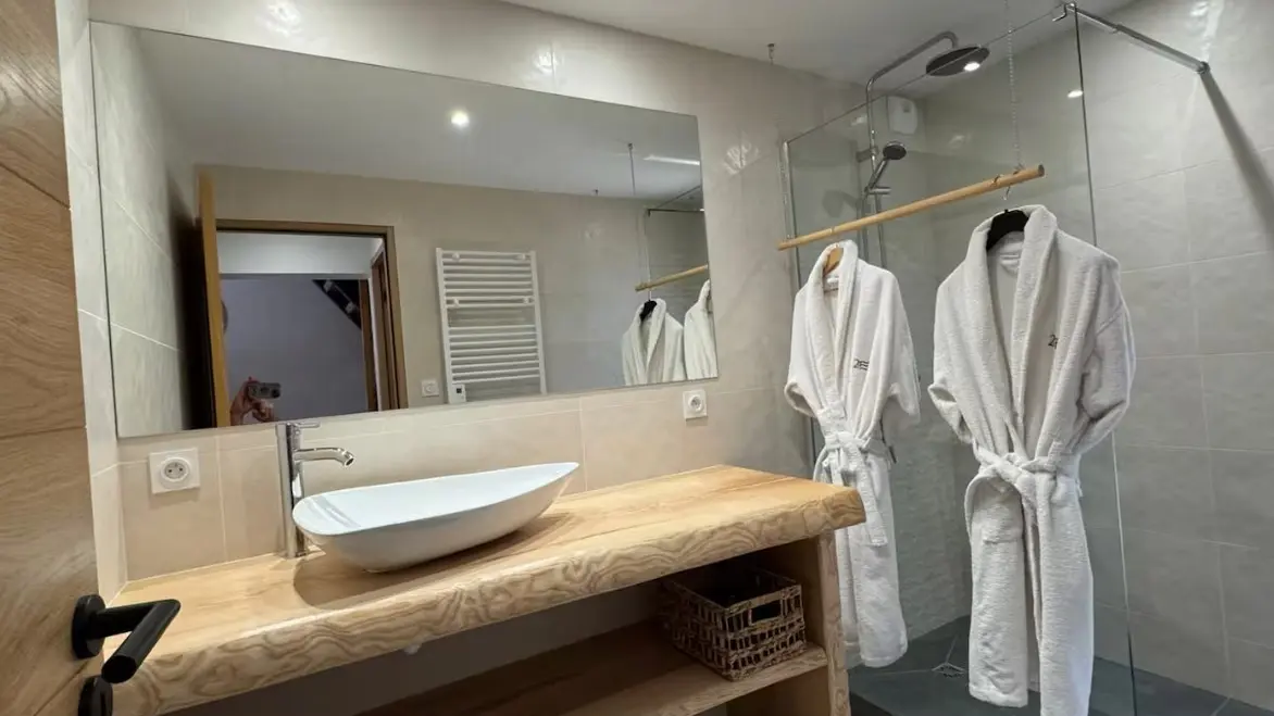 Barns côté grange salle de bain