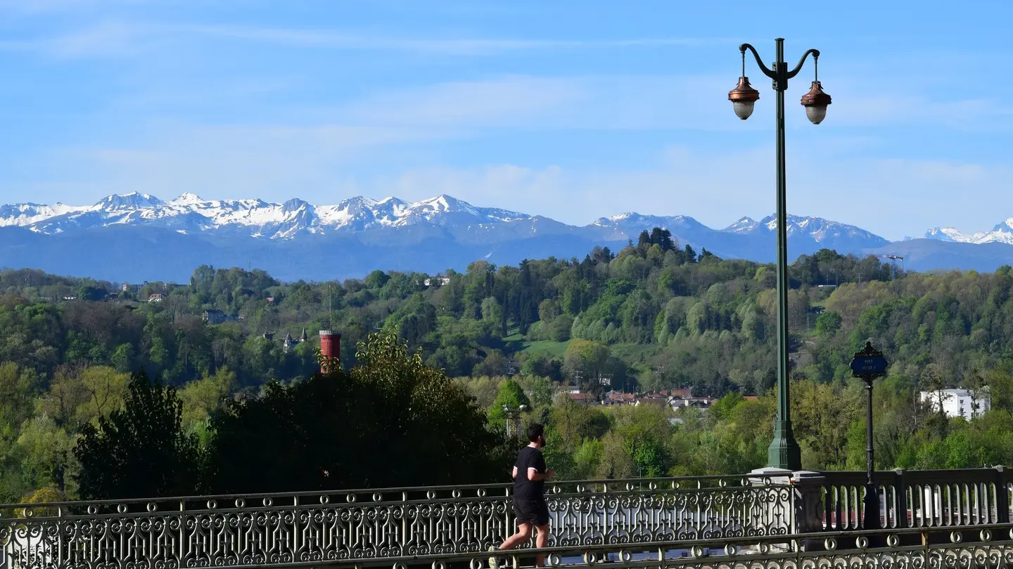 Boulevard des Pyrénées - Pau - Vue depuis square Aragon