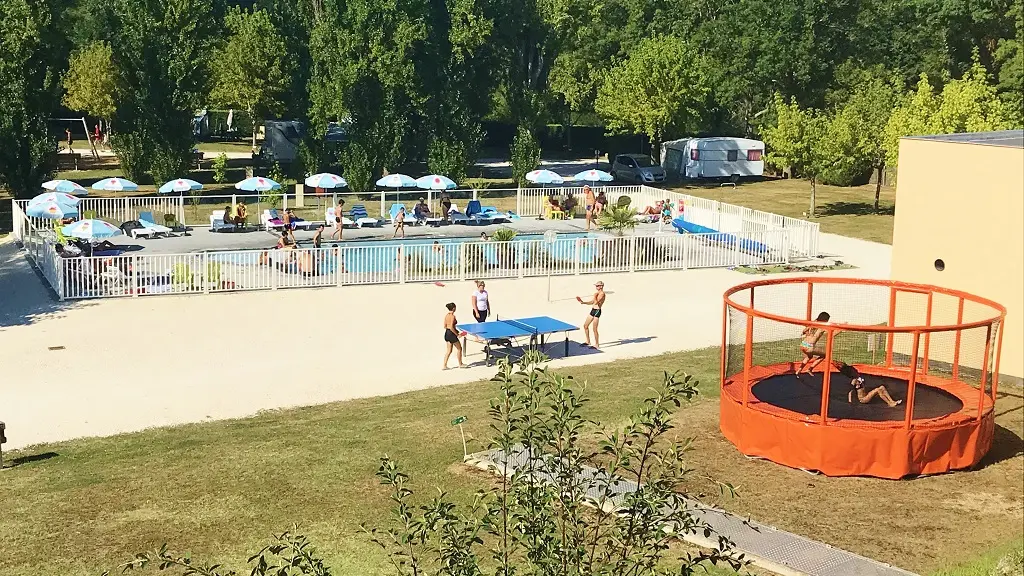 Camping-Cigaline-Montpon-piscine