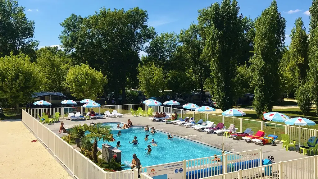 Camping-Cigaline-Montpon-piscine1