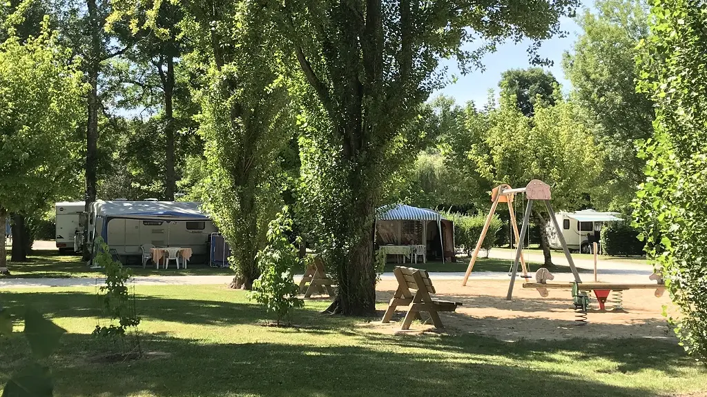 Camping-Cigaline-Montpon-vue.ens.