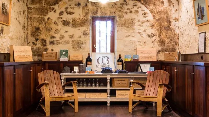 Chateau-Paveil-de-Luze-4-resultat