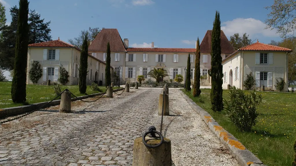 Château de Caupenne - l'allée