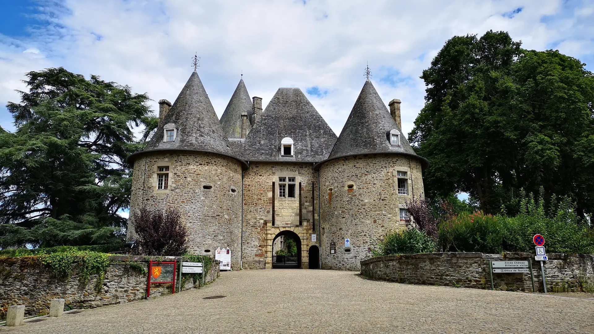 Chatelet Pompadour © L Léonard (1)