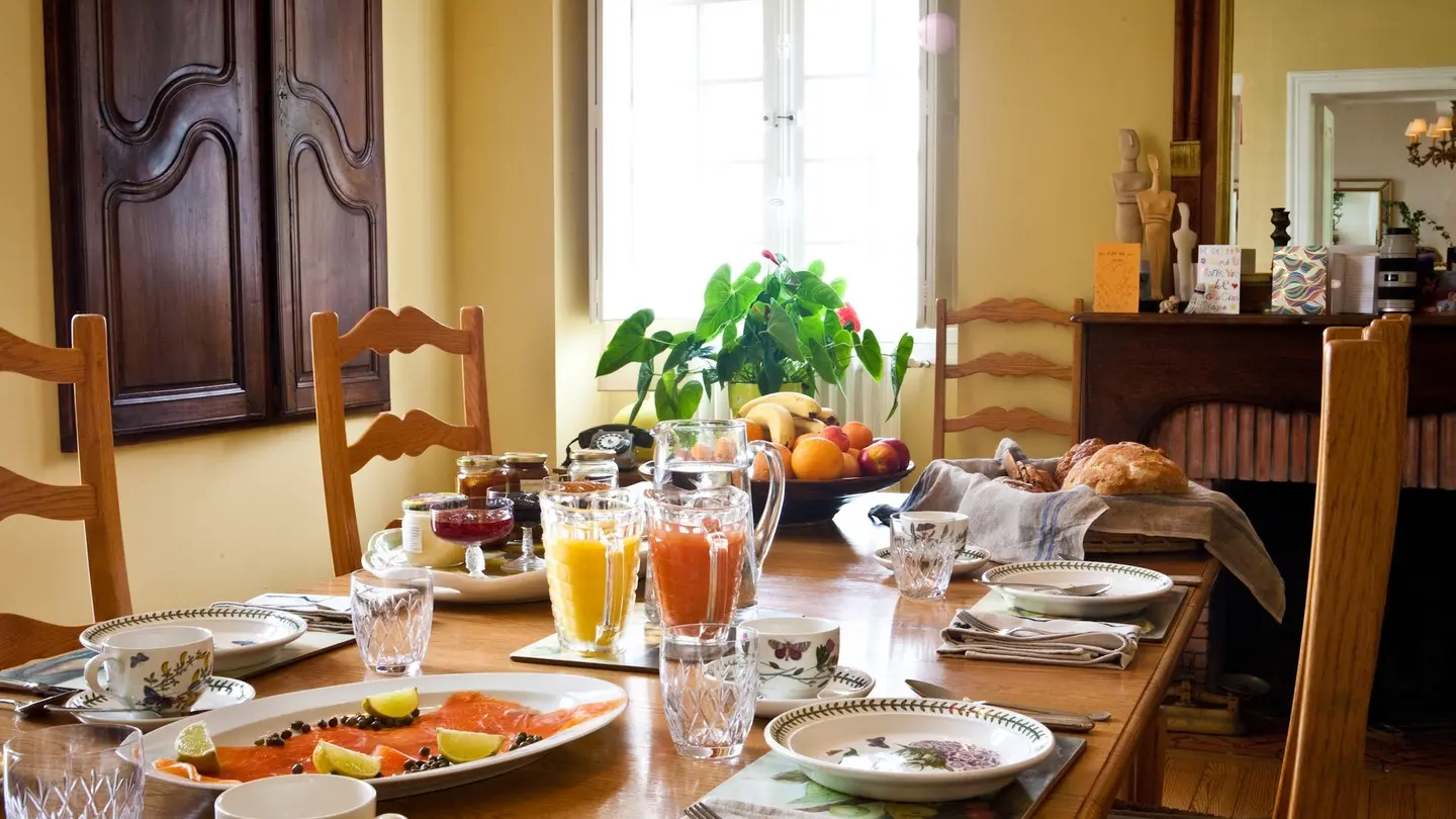 Chambre Clos Mirabel manoir - Jurançon - petit déjeuner