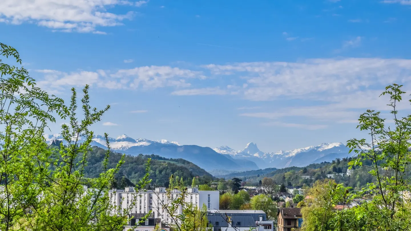 Billère - rives du gave - Vue sur les Pyrénées