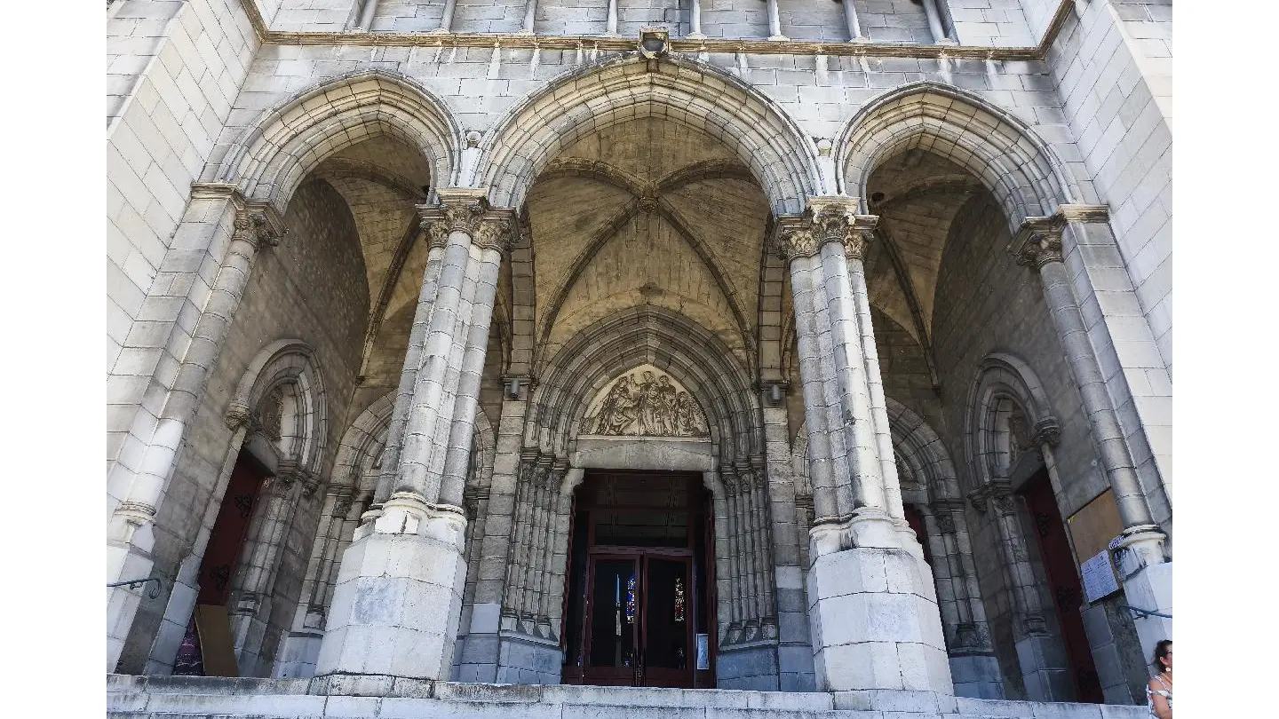 Église Saint-Jacques - Pau - porche