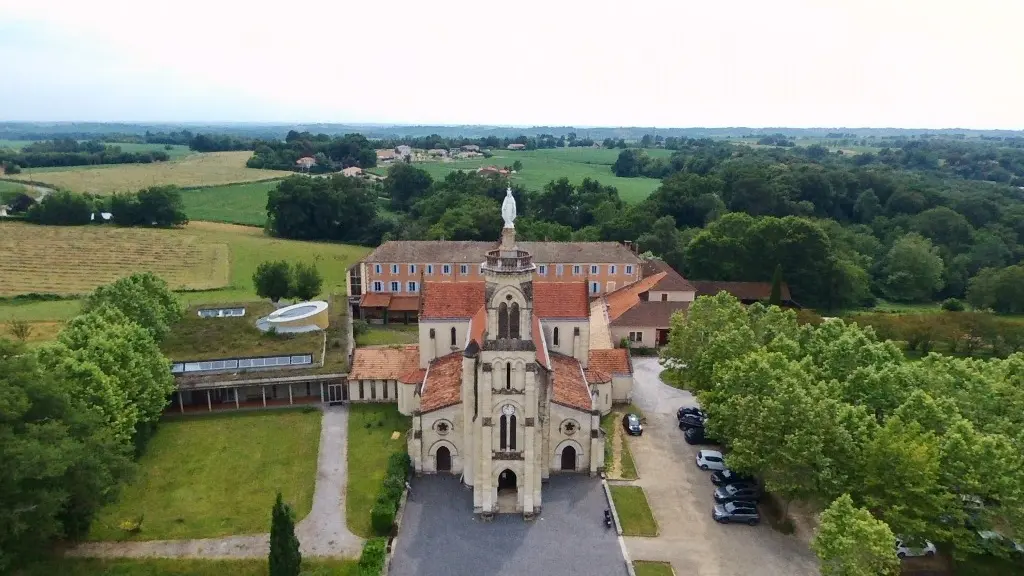 Eglise de Maylis