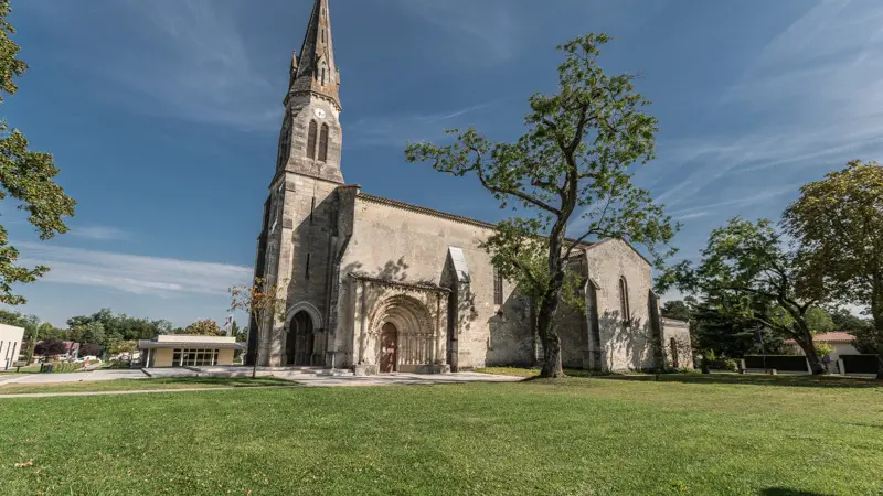 Eglise-de-St-Germain-d-Arsac-et-son-porche1