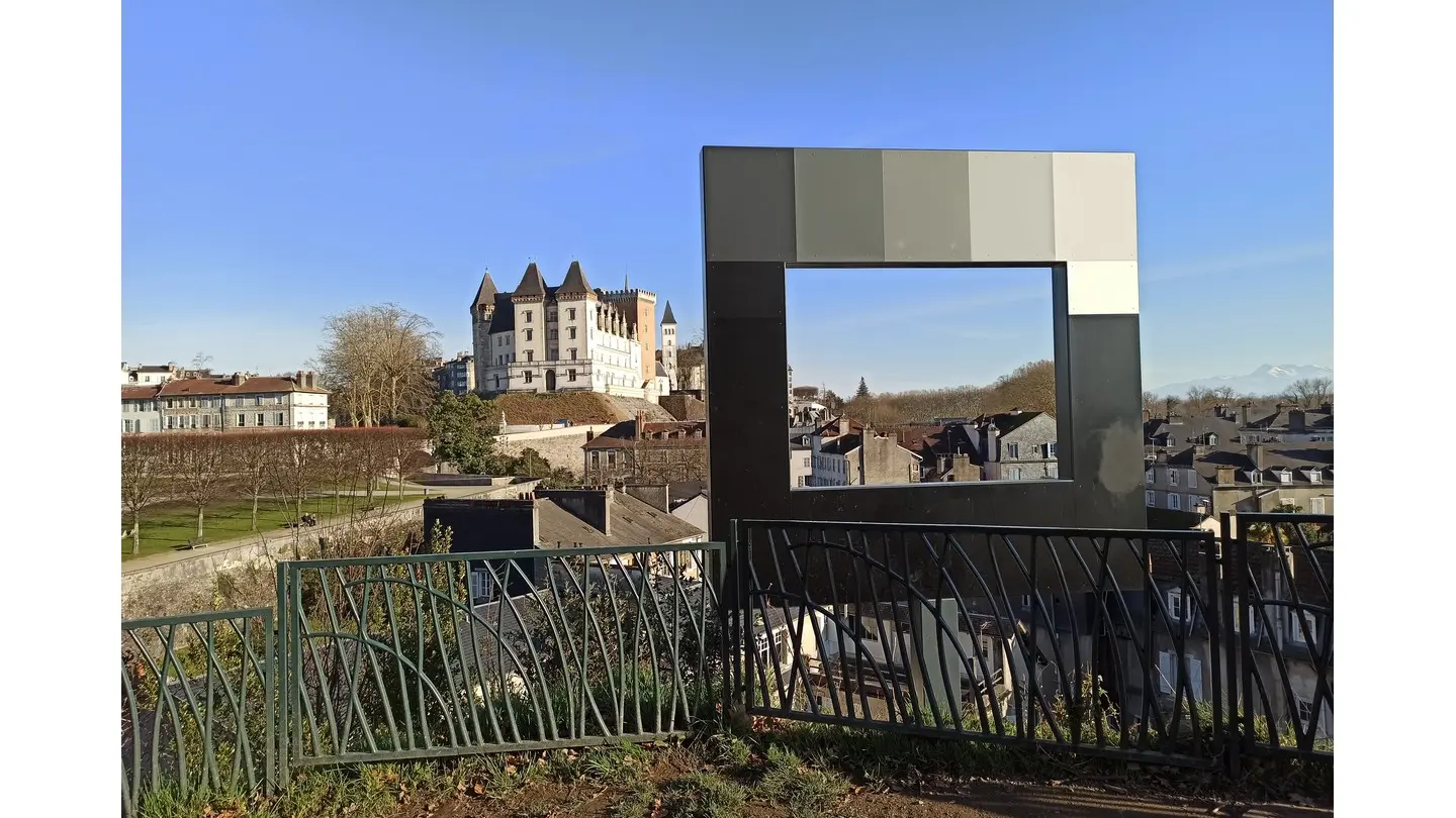 Point de vue sur le château - Parc du château de Pau