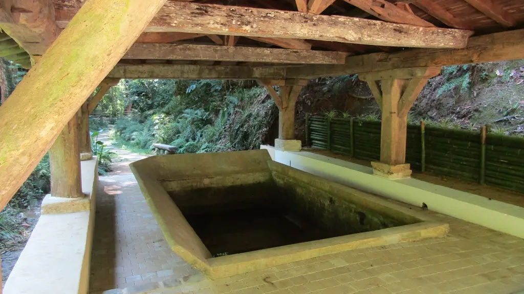 Fontaine cent marches - sous lavoir restauré OT