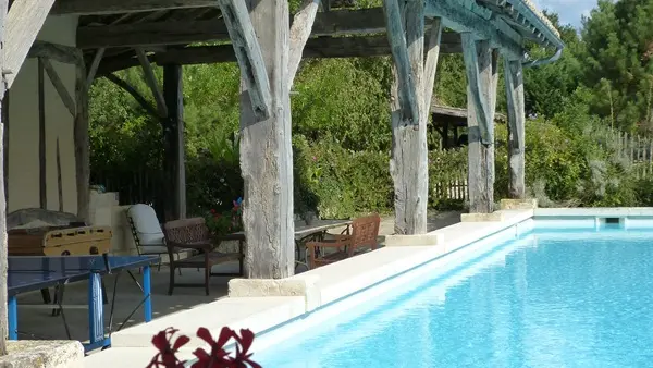 Gîte- Domaine- de- la -Mouthe- St- Rémy- La- Métairie- piscine