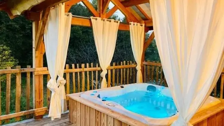 Jacuzzi