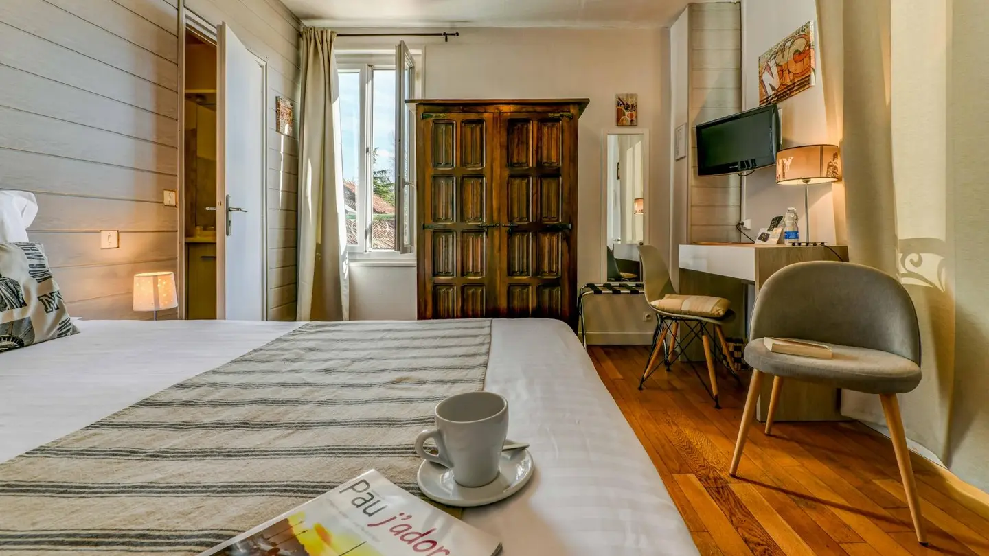 Hostellerie du Neez - Gan - Chambre double magazine