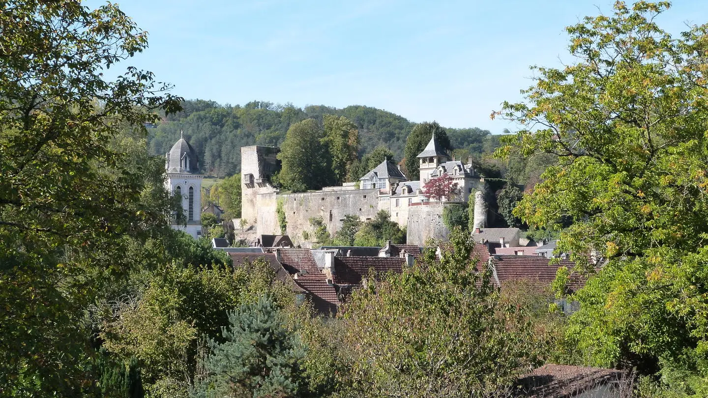 Montignac - vue sur le chateau 3