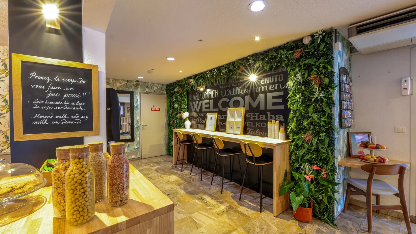 Ostal Pau Université_Hall accueil1