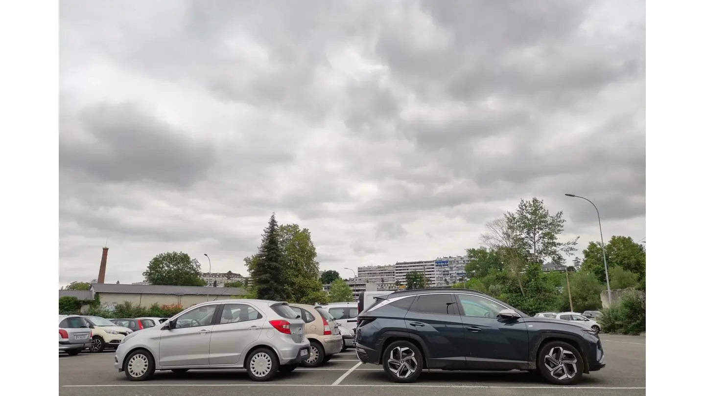 Parking Rives du Gave 01 - Pau Pyrénées Tourisme