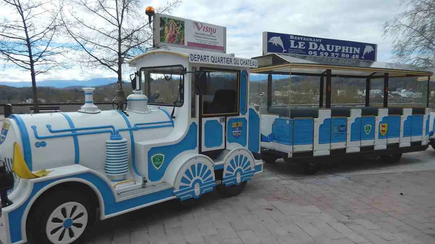 Le Petit Train de Pau - Pau - Place devant le Château