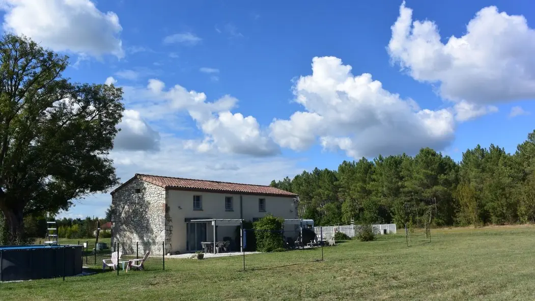 HLOAQU047V505V0B_Trémons_Clos d'Audet_Trémières_Deville_extérieur