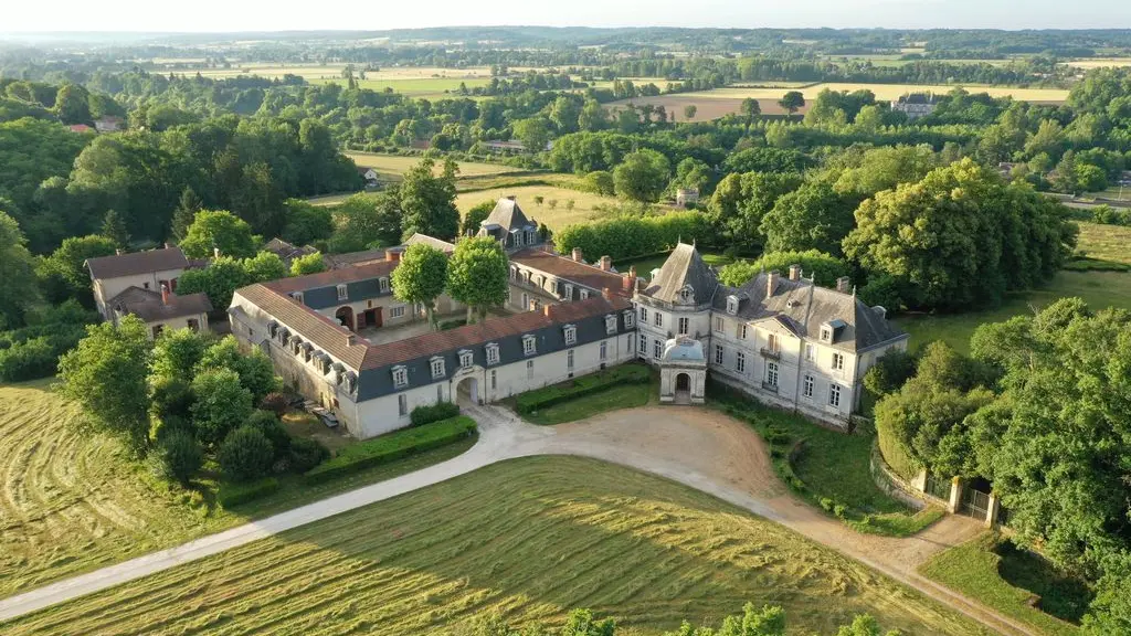 VUE AERIENNE CHATEAU TIREGAND CREYSSE