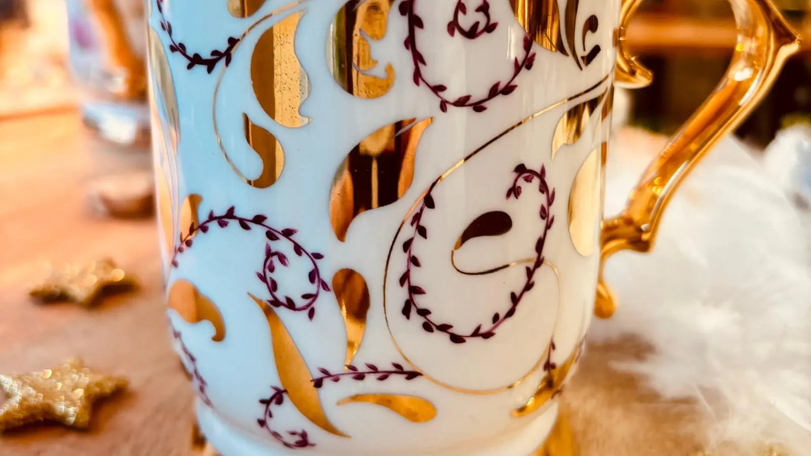 Porcelaine à croquer - Pau - tasse dorée